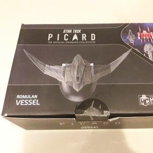 Eaglemoss Star Trek Picard Romulan Vessel model With Magazine
